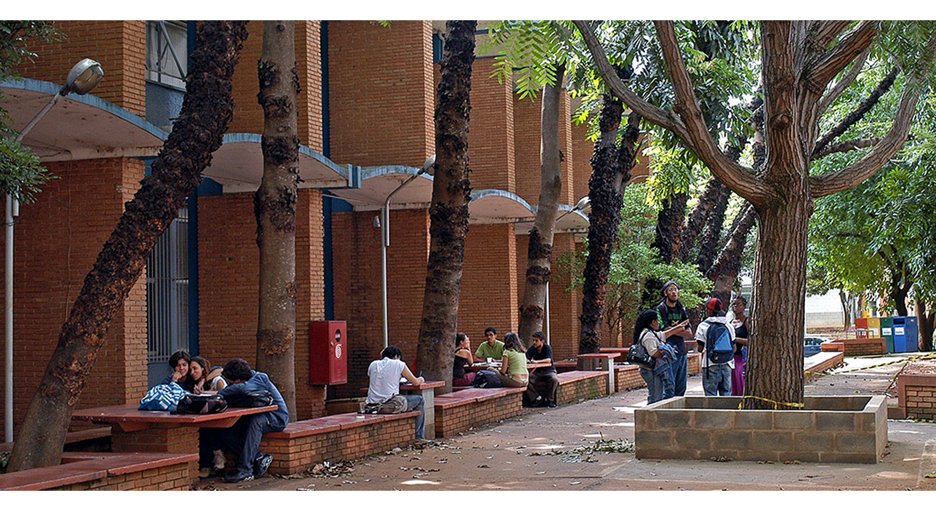 mesas de estudo ao céu aberto, IFCH